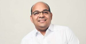 Foto de Ludwig Álvarez en acto político o comunitario