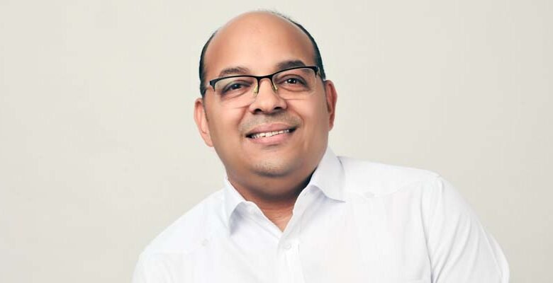 Foto de Ludwig Álvarez en acto político o comunitario