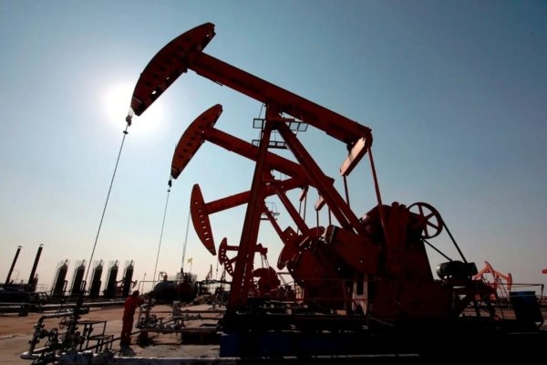 El petróleo WTI se dispara por la tensión entre EE. UU. e Irán, mientras crecen los riesgos para el suministro energético global.