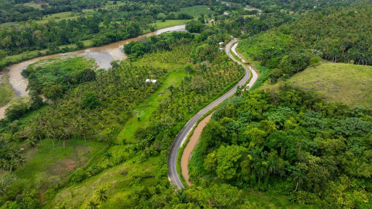 Presidente Luis Abinader inaugura carretera Mata Bonita-Los Memisos en Las Gordas, Nagua.