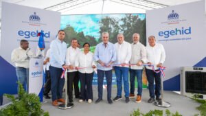 Presidente Luis Abinader inaugura carretera Mata Bonita-Los Memisos en Las Gordas, Nagua.