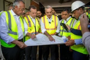 Luis Abinader supervisa obras deportivas de Santo Domingo 2026 en el Centro Olímpico