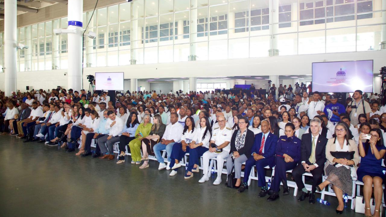 Abinader dialoga con familias beneficiarias de programas sociales de Supérate