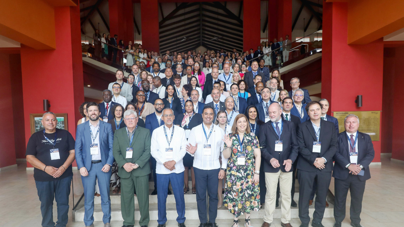 Alejandro de Jesús Abreu y Olivier Luyckx firman acuerdo entre el CND y la Unión Europea en el marco de Copolad III.