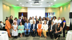 Autoridades de Salud, Incort, CDP, Cipesa y OPS durante simposio sobre donación de órganos en Santo Domingo