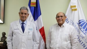 Mescyt y Ciudad Sanitaria por especialistas médicos