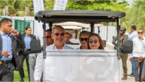 Luis Abinader y Carolina Mejía inauguraron el Malecón Deportivo en Santo Domingo.