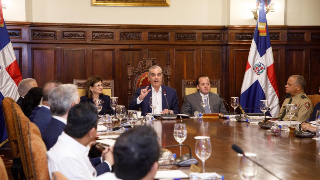 Presidente Luis Abinader encabeza Consejo de Ministros para anunciar medidas ante la crisis en Medio Oriente.