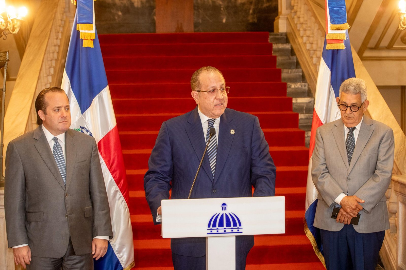 Presidente Luis Abinader encabeza Consejo de Ministros para anunciar medidas ante la crisis en Medio Oriente.