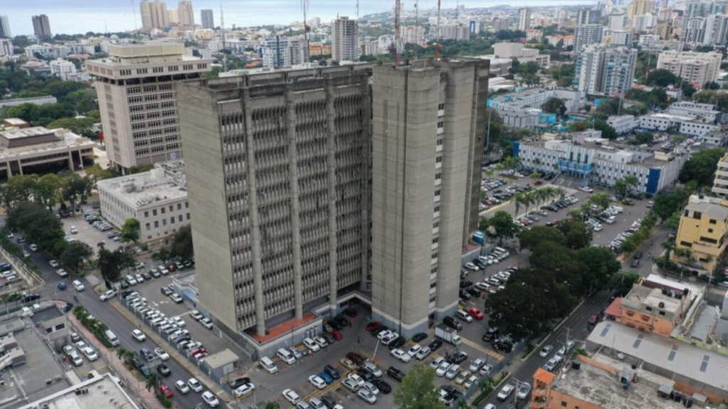 Personal de la ONE realiza levantamiento del Registro de Oferta de Edificaciones 2026 en el Gran Santo Domingo.