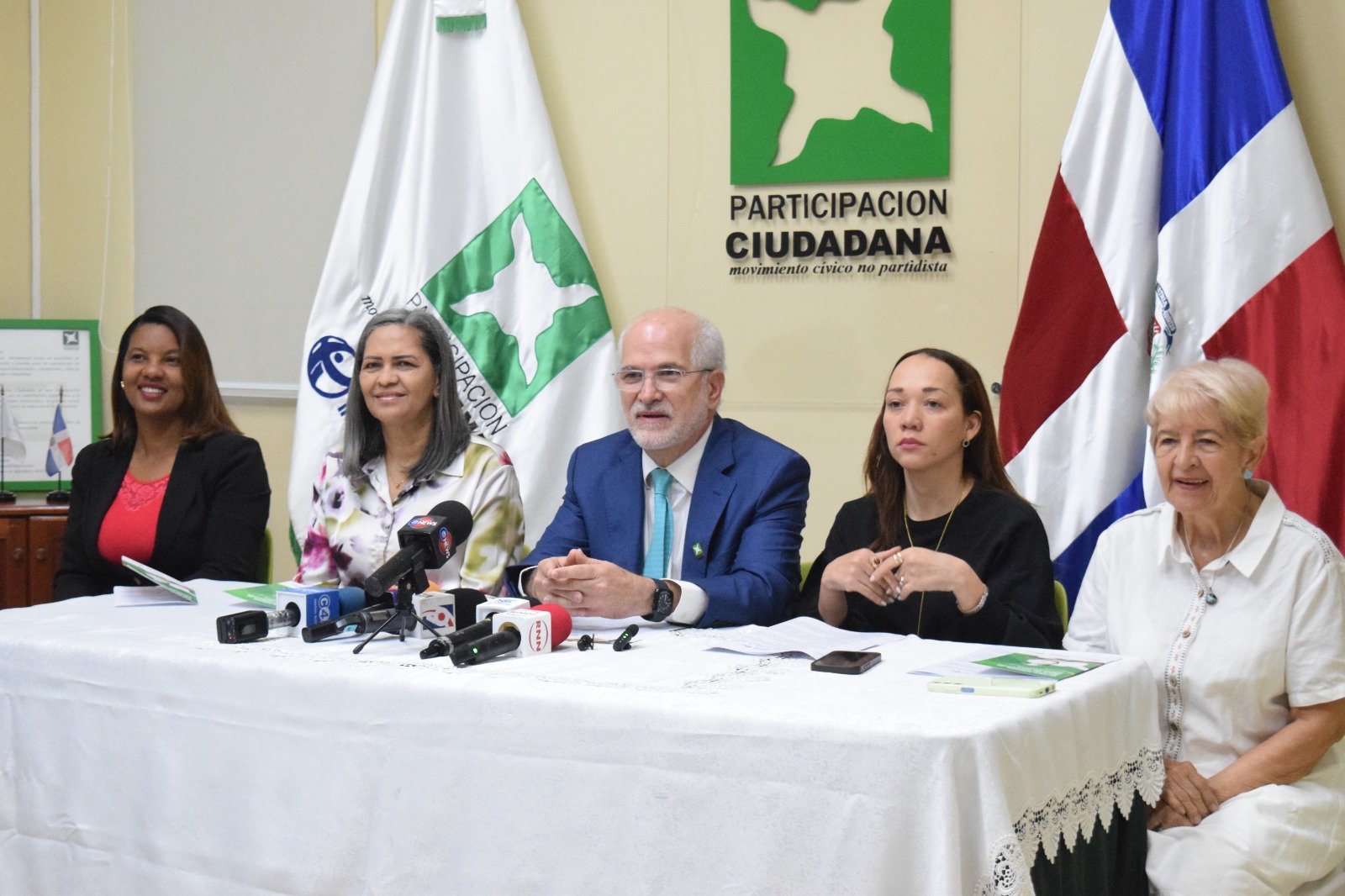 Representantes de Participación Ciudadana presentan un informe sobre retrasos judiciales en el caso Jean Alain.