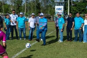 Jugadores de Salcedo FC celebran la victoria 2-0 sobre Atlético Pantoja en la liguilla de la LDF.