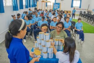 Estudiantes del sistema público dominicano beneficiados por servicios de salud escolar del INABIE