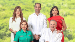 Frank Rainieri, Haydée Kuret de Rainieri y su familia del Centro Cultural Rainieri, nuevo espacio cultural proyectado para Punta Cana y la región Este.