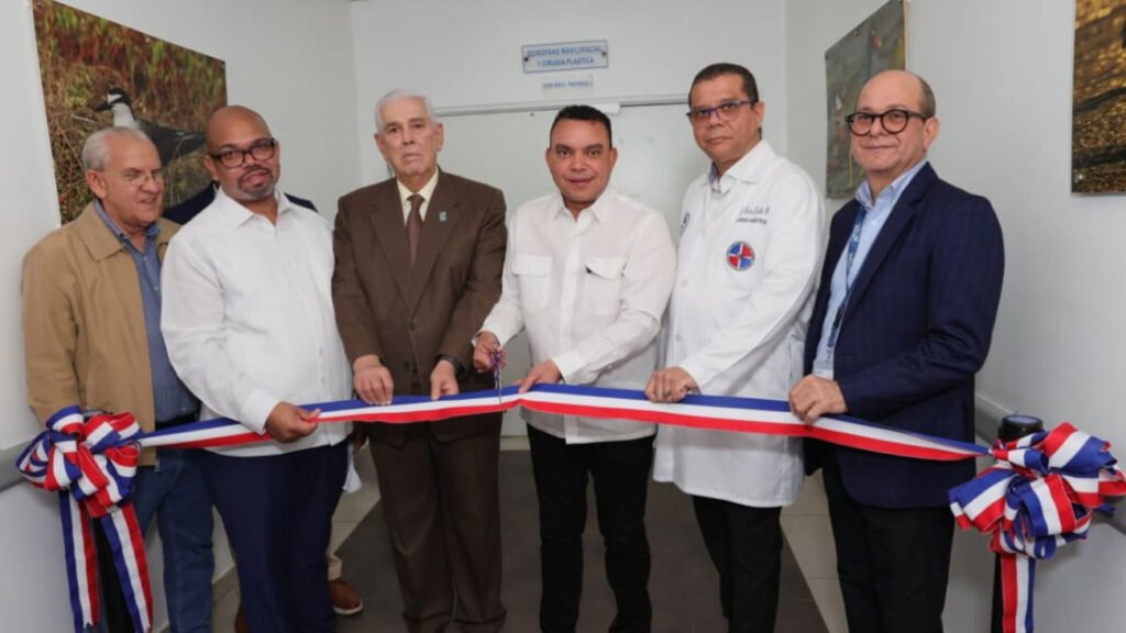 Tomógrafo dental entregado por el SNS al Hospital Dr. Darío Contreras para fortalecer diagnósticos bucomaxilofaciales.
