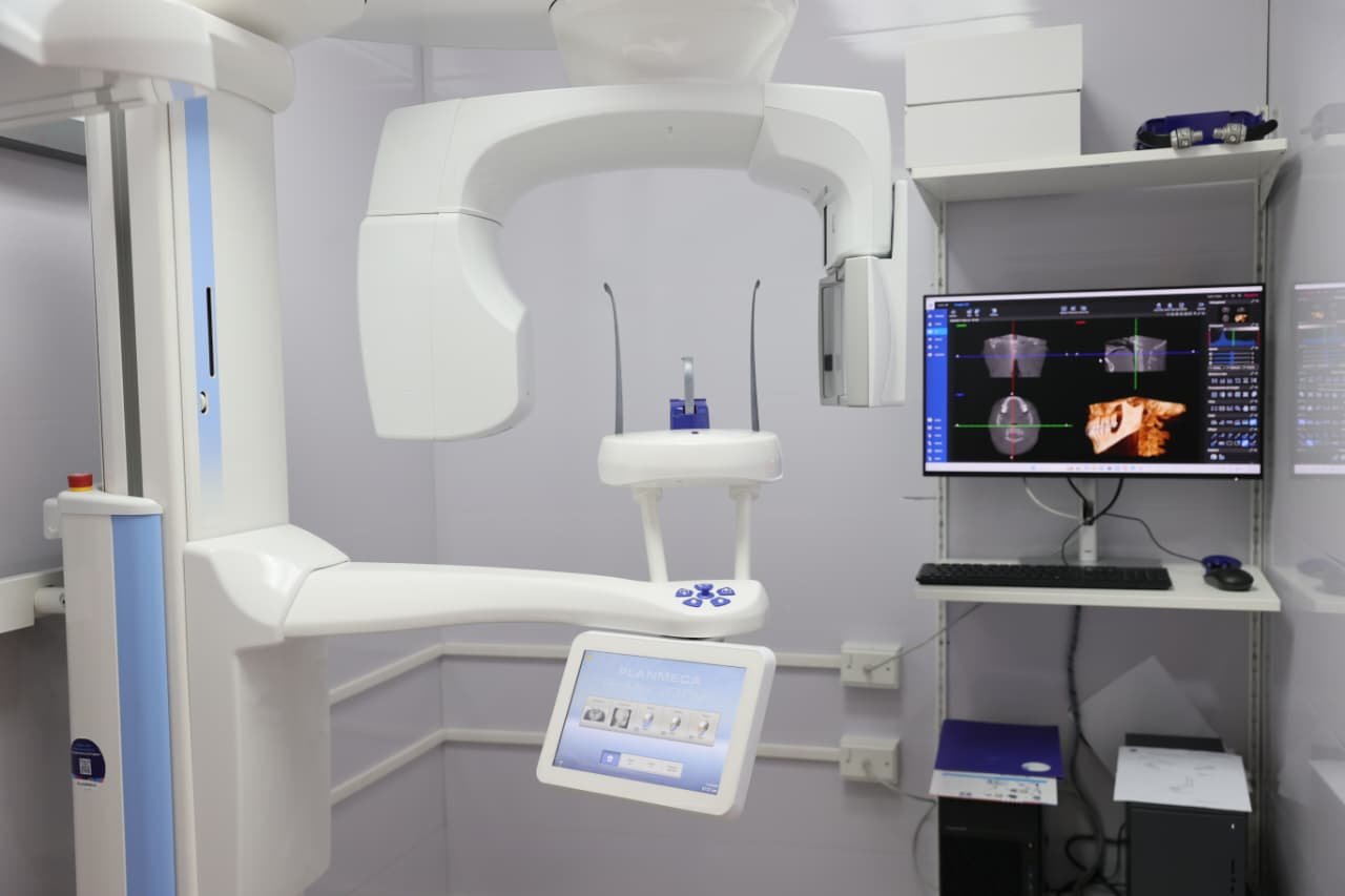 Tomógrafo dental entregado por el SNS al Hospital Dr. Darío Contreras para fortalecer diagnósticos bucomaxilofaciales.