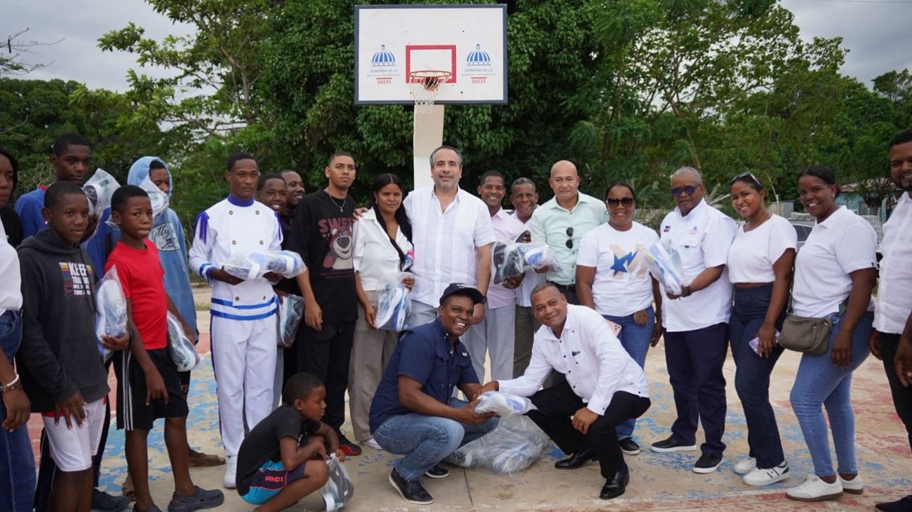 Utilería deportiva escolar entregada por INEFI en San José de los Llanos