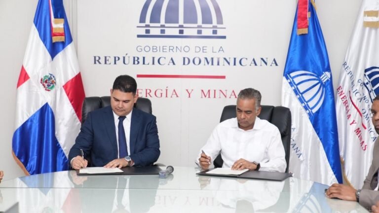 Datos sociales guiarán inversión energética y minera hacia comunidades vulnerables en República Dominicana.